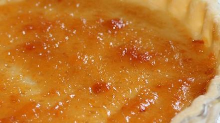 Рецепт сладкого киша с творожным суфле и абрикосами