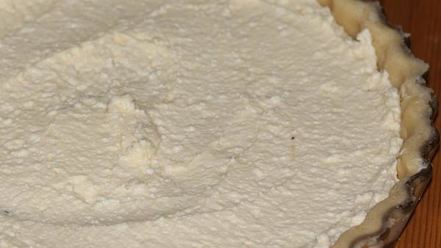 Рецепт сладкого киша с творожным суфле и абрикосами