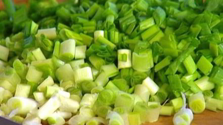 Рецепт сливочного суфле с зеленым луком и тимьяном