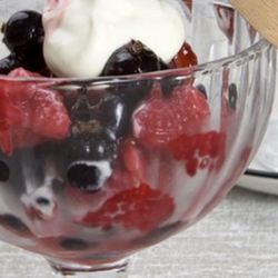 Рецепт Сметанного суфле с ягодами