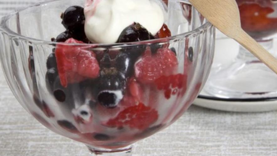 Рецепт сметанного суфле с ягодами