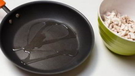 Рецепт суфле из кабачков под грибным соусом