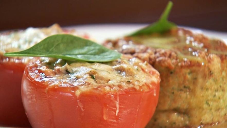 Рецепт суфле из трески с медово-горчичным соусом и запеченными помидорами