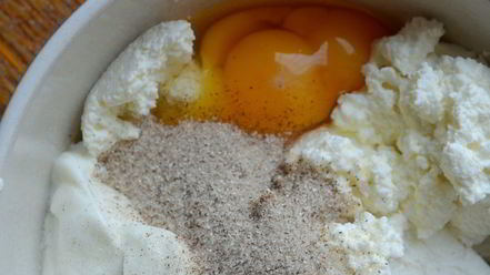 Рецепт творожного суфле с киви в тесте