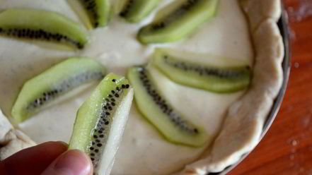 Рецепт творожного суфле с киви в тесте