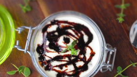 Рецепт мини-тирамису с томатным чатни и бальзамическим сиропом