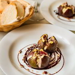 Рецепт Запеченного инжира с голубым сыром и медом