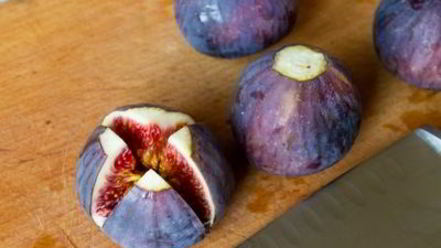 Рецепт запеченного инжира с голубым сыром и медом