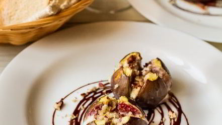 Рецепт запеченного инжира с голубым сыром и медом