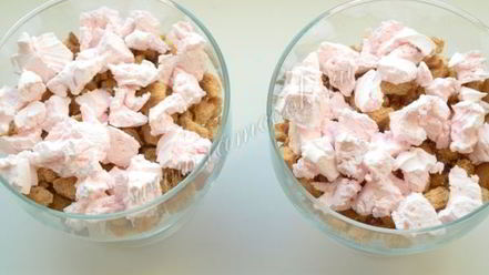 Рецепт клубничного десерта с зефиром