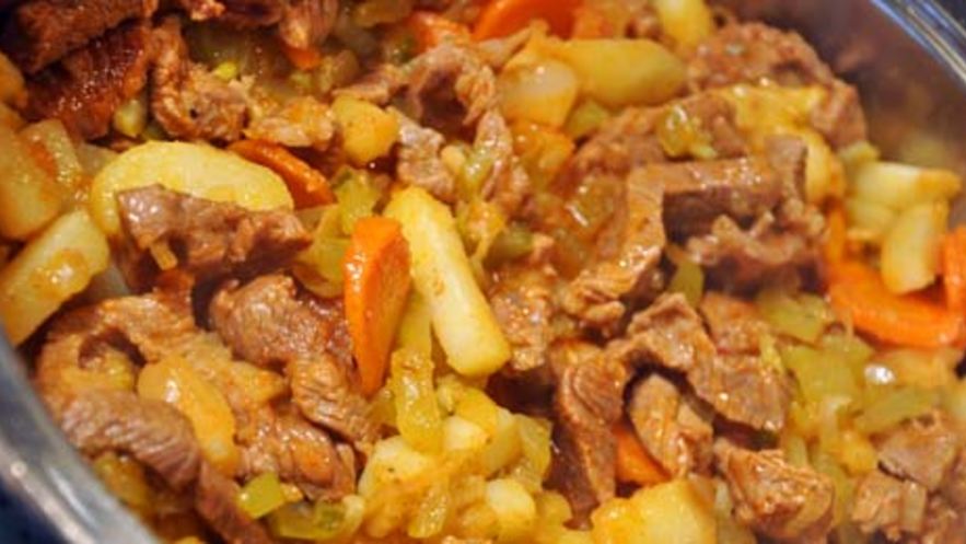 Рецепт азу из говядины по-татарски в мультиварке