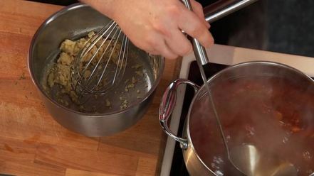 Рецепт азу из говядины с соленой черемшой