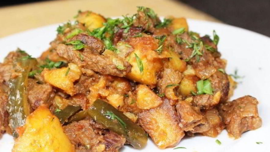 Рецепт азу из говядины с солеными огурцами