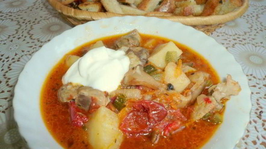 Рецепт азу из куриных желудков и вешенок