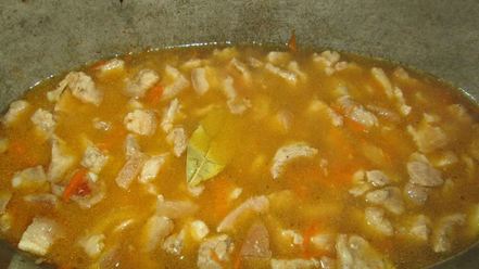 Рецепт азу из свинины с солеными огурцами