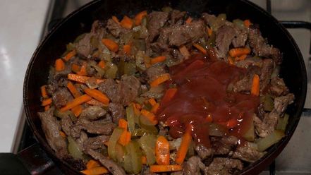 Рецепт азу с солеными огурцами и с картошкой