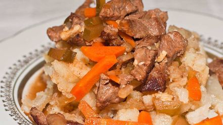 Рецепт азу с солеными огурцами и с картошкой