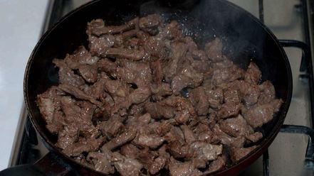 Рецепт азу с солеными огурцами и с картошкой