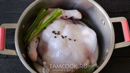 Рецепт бешбармака из целой курицы с маринованным луком