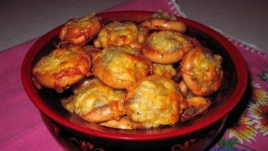 Рецепт бубликов, фаршированных мясным фаршем с луком