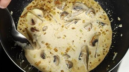 Рецепт драника с грибным соусом