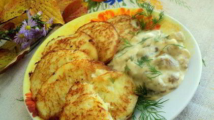 Рецепт Драников с грибным соусом