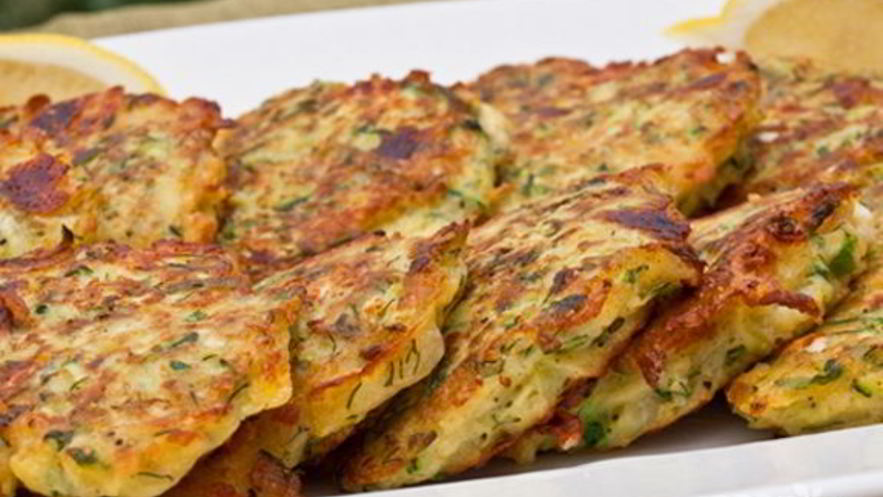 Рецепт драников с сыром и зеленым луком