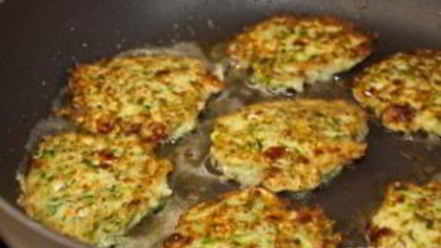 Рецепт драников с сыром и зеленым луком
