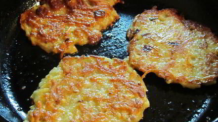 Рецепт драников со шкварками