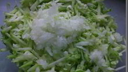 Рецепт кабачковых драников с чесночным соусом