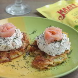 Рецепт Картофельных драников с кремом из лосося