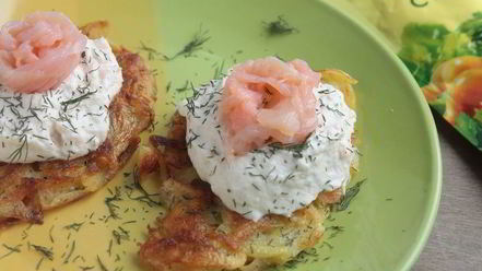 Рецепт картофельных драников с кремом из лосося