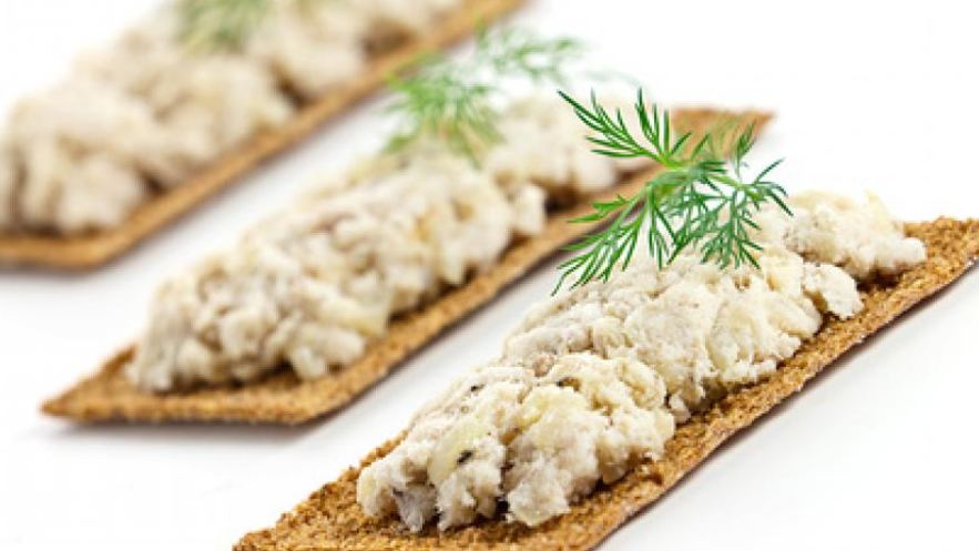 Рецепт рыбного форшмака на сухарных пластинках