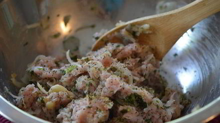 Рецепт фрикаделек из индюшки в испанском стиле