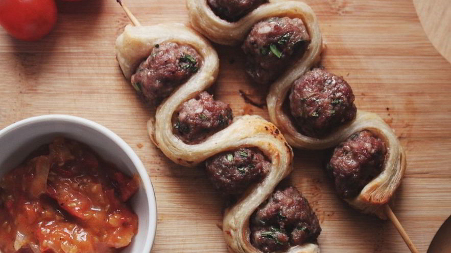 Рецепт фрикаделек на шпажке с томатным соусом