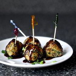 Рецепт Фрикаделек с луком и имбирным соусом