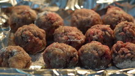 Рецепт фрикаделек с медовым-острым соусом