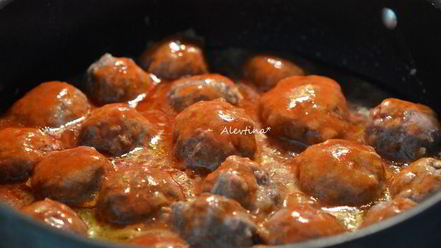 Рецепт фрикаделек с медовым-острым соусом