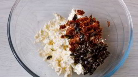 Рецепт фрикаделек с начинкой в средиземноморском стиле