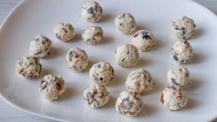 Рецепт фрикаделек с начинкой в средиземноморском стиле