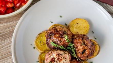 Рецепт фрикаделек с начинкой в средиземноморском стиле