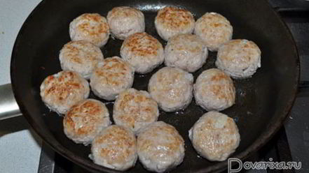 Рецепт фрикаделек в сливочно-сырном соусе
