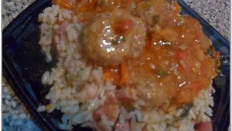 Рецепт фрикаделек в томатном соусе с пикантным рисом