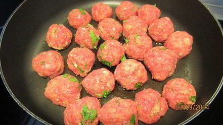 Рецепт фрикаделек, запеченных с овощами