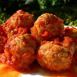 Рецепт Говяжьих фрикаделек с сыром в томатном соусе