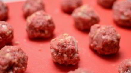 Рецепт говяжьих фрикаделек в томатном соусе