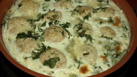 Рецепт куриных фрикаделек, запеченных в сливках