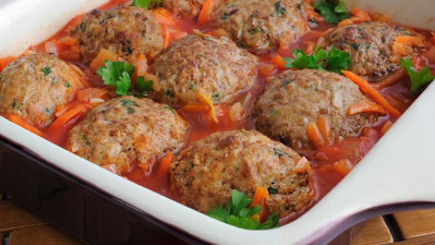 Рецепт мясных фрикаделек с двумя видами сыра