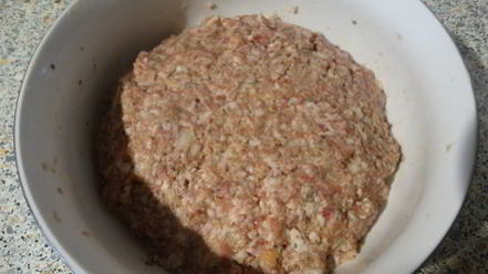 Рецепт мясных фрикаделек с хреном тушёные в майонезе из фасоли