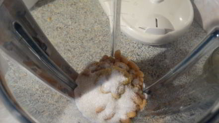 Рецепт мясных фрикаделек с хреном тушёные в майонезе из фасоли